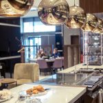 Cocina abierta en un restaurante